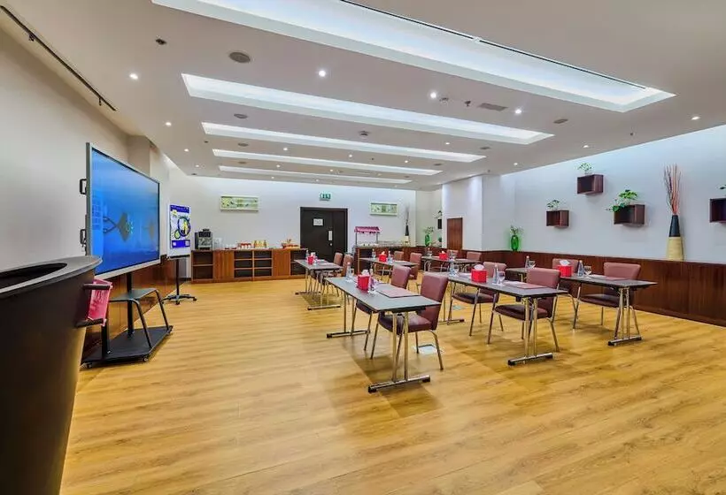 Fotos del hotel Ramada  And Suites By Wyndham Dubai Jbr:  75