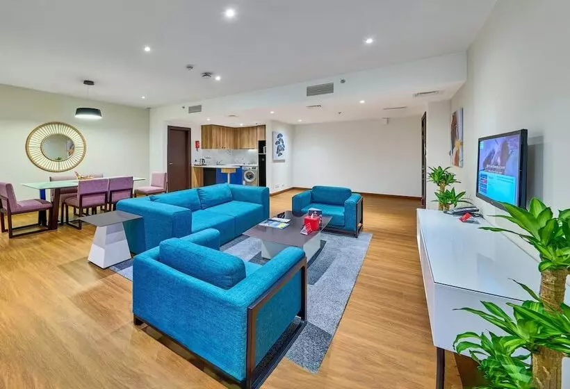 Fotos del hotel Ramada  And Suites By Wyndham Dubai Jbr:  4
