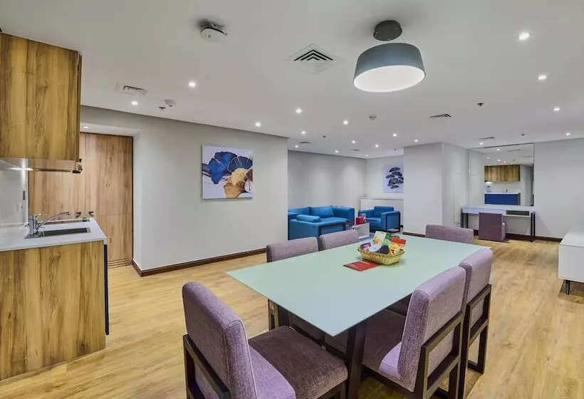 Fotos del hotel Ramada  And Suites By Wyndham Dubai Jbr:  9