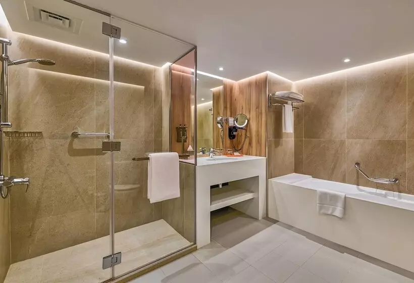 Fotos del hotel Ramada  And Suites By Wyndham Dubai Jbr:  12
