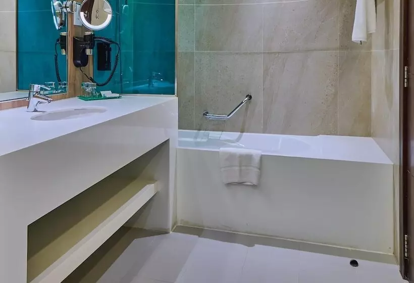 Fotos del hotel Ramada  And Suites By Wyndham Dubai Jbr:  26