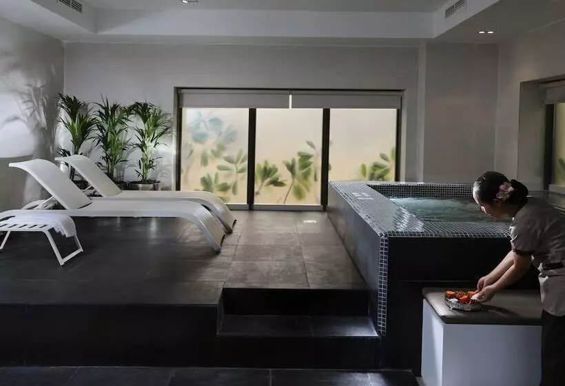 Fotos del hotel Ramada  And Suites By Wyndham Dubai Jbr:  34