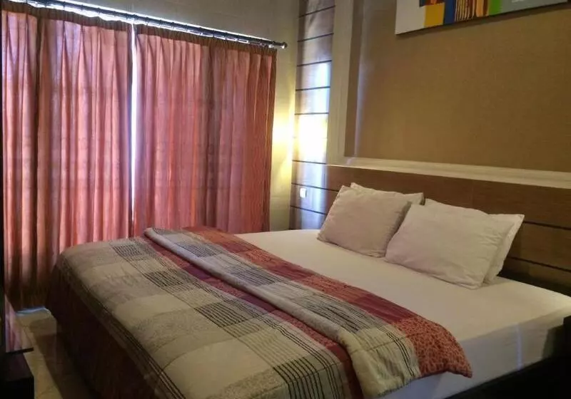 Fotos del hotel Denays House:  12