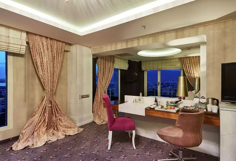 Fotos del hotel Doubletree By Hilton Izmir  Alsancak:  25