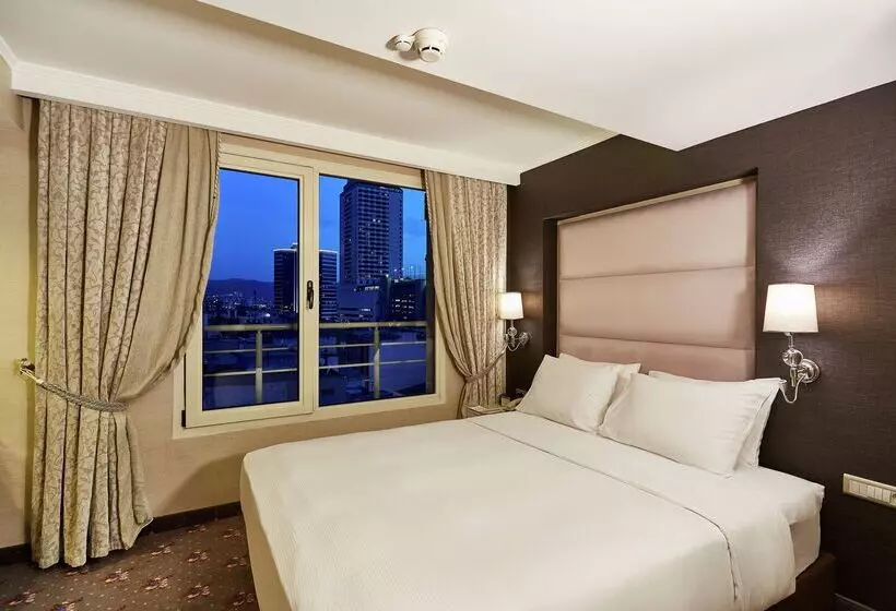 Fotos del hotel Doubletree By Hilton Izmir  Alsancak:  23