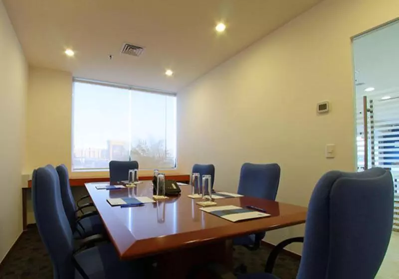 Fotos del hotel One Salina Cruz:  12