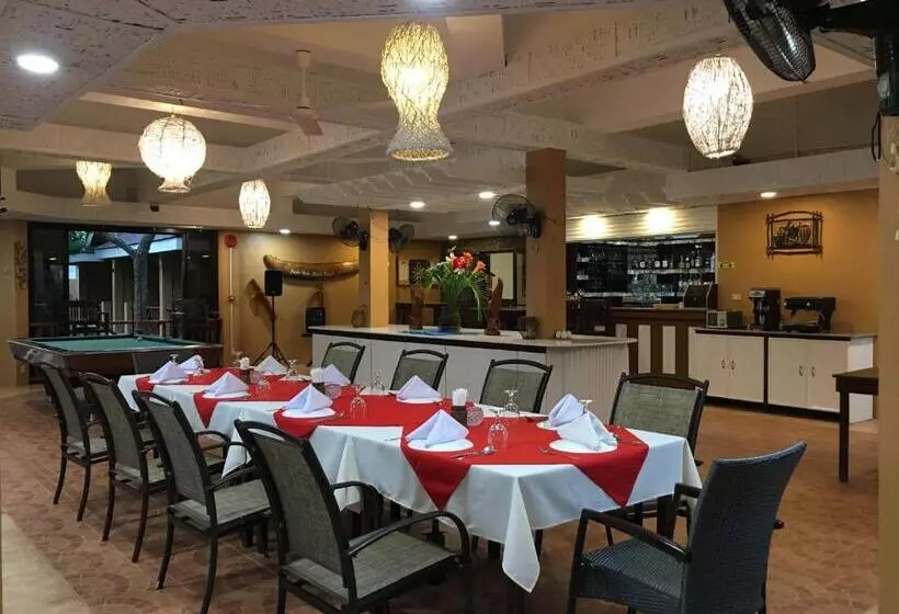 Fotos del hotel Anda White Beach Resort:  2