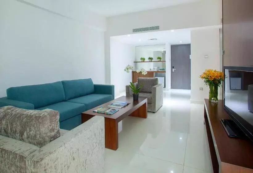 Fotos del hotel King Evelthon Beach Hotel & Resort:  19