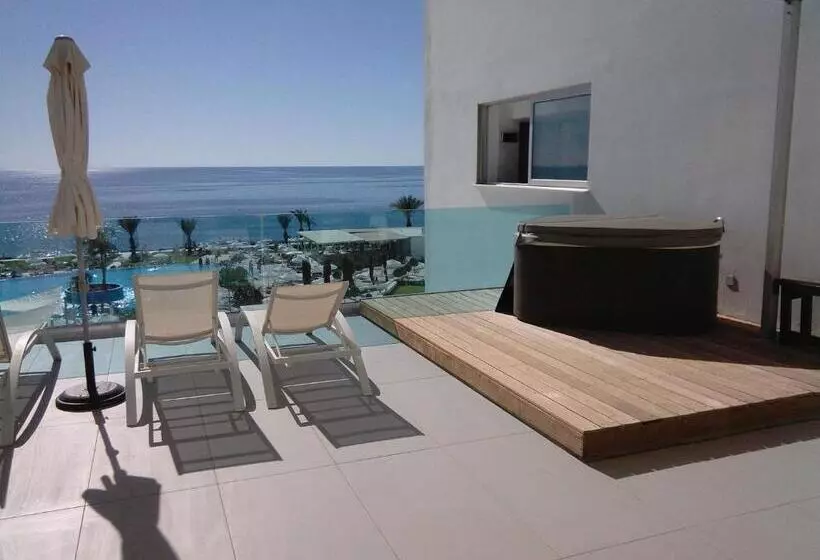 Fotos del hotel King Evelthon Beach Hotel & Resort:  8