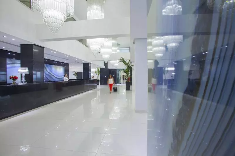 Fotos del hotel King Evelthon Beach Hotel & Resort:  2