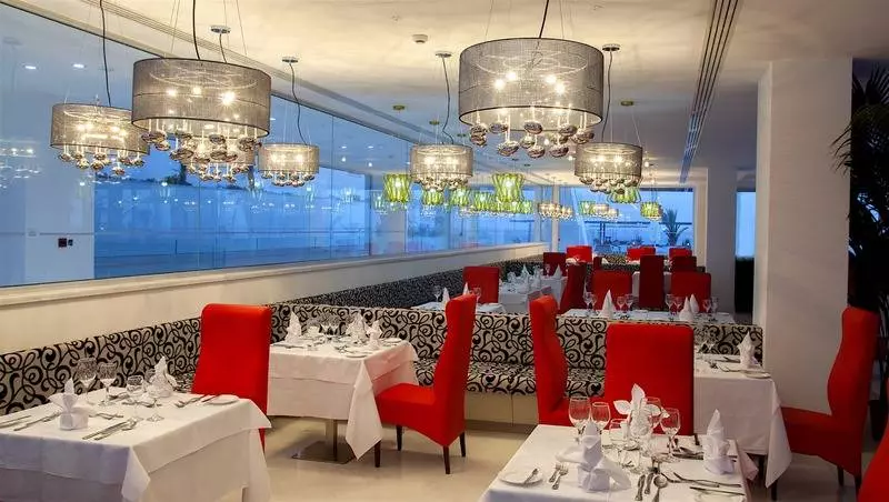 Fotos del hotel King Evelthon Beach Hotel & Resort:  5