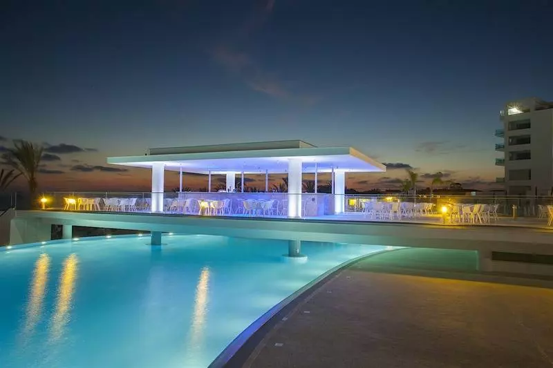 Fotos del hotel King Evelthon Beach Hotel & Resort:  6