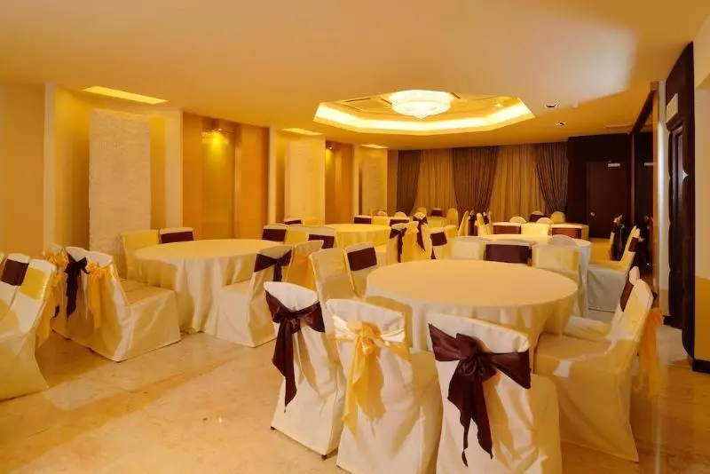 Fotos del hotel Media:  13