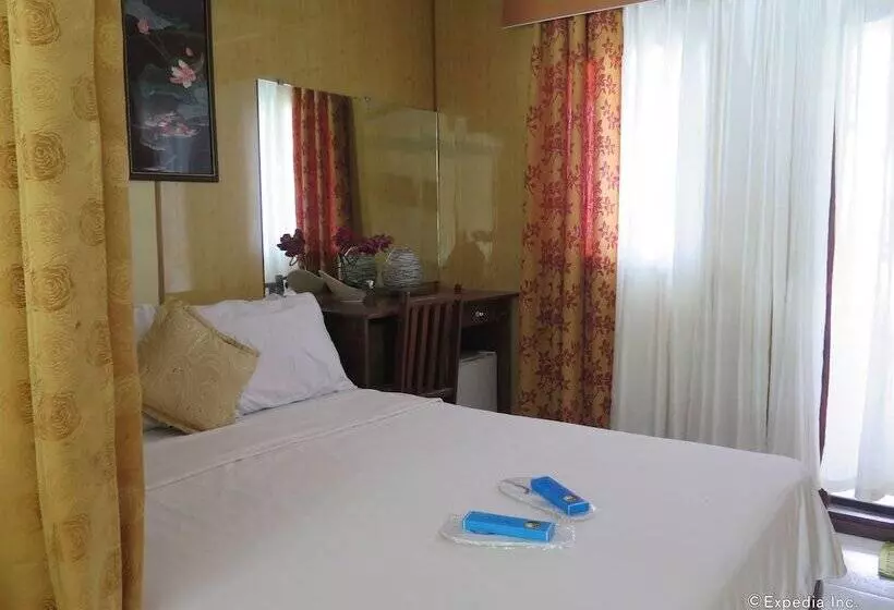 Four Seasons Seaview Hotel