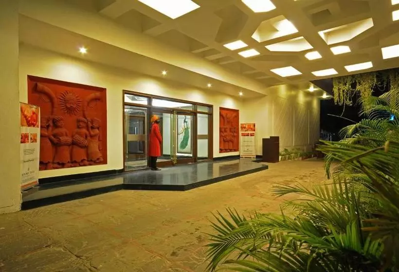 Fotos del hotel Golden Tulip Udaipur:  5