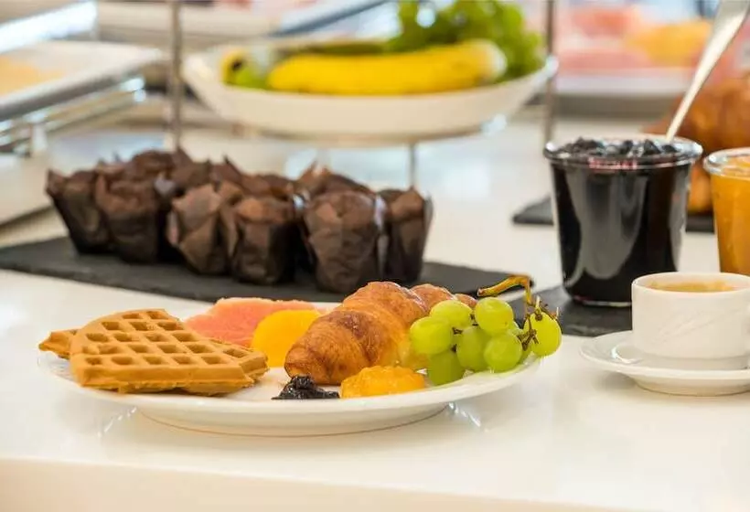 Fotos del hotel Hampton By Hilton Warsaw Airport:  19