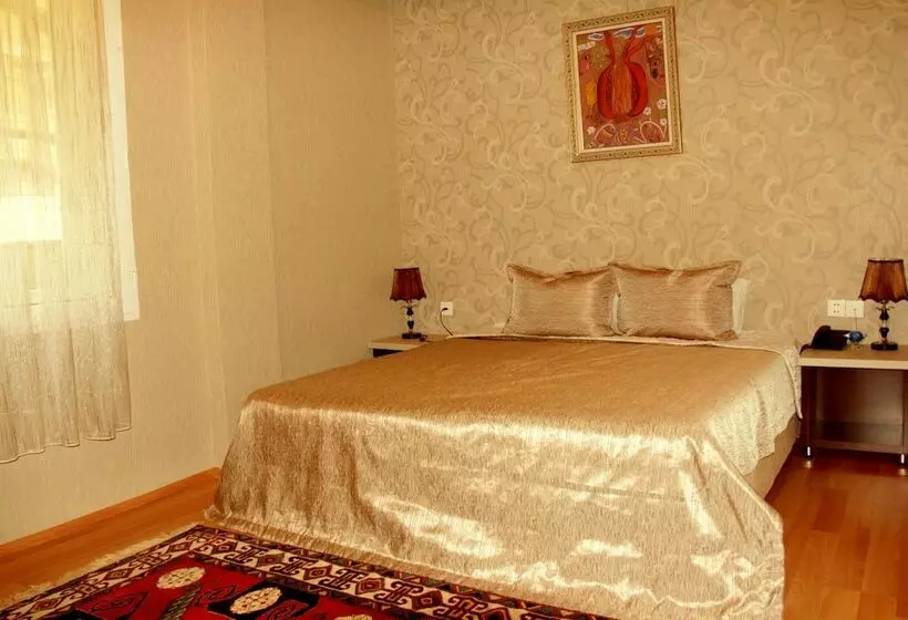 Fotos del hotel Nemi De Luxe:  14