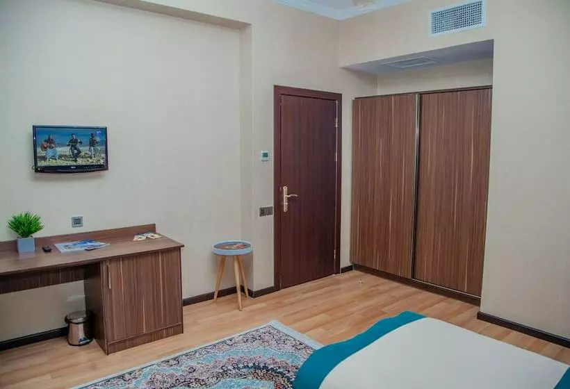 Fotos del hotel Nemi De Luxe:  17