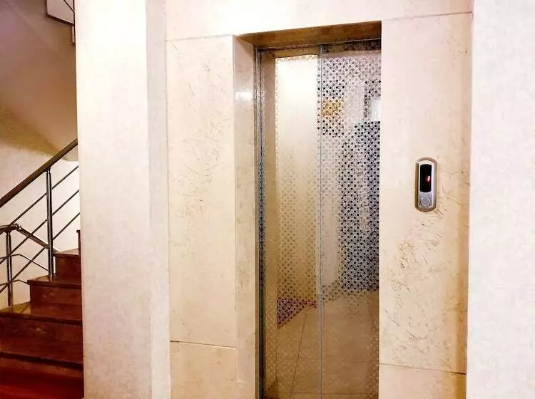 Fotos del hotel Nemi De Luxe:  4