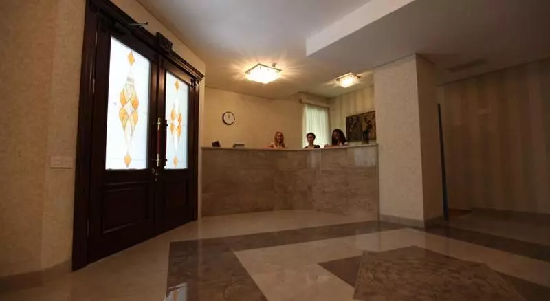 Fotos del hotel Nemi De Luxe:  3