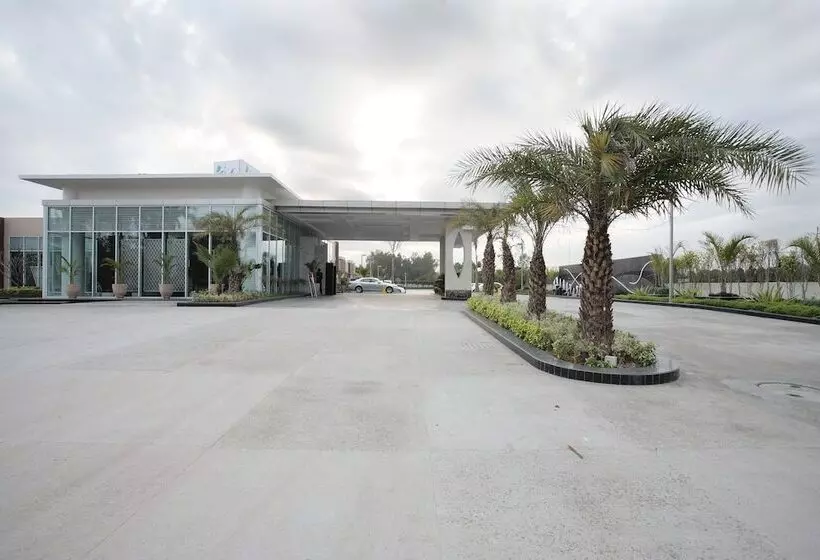 Fotos del hotel Keys Resort Oodles  Chattarpur, Delhi:  20