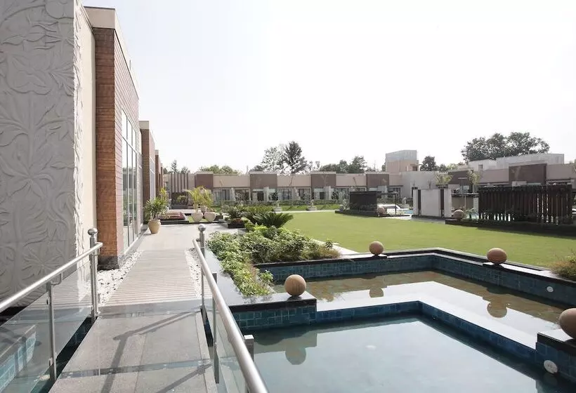 Fotos del hotel Keys Resort Oodles  Chattarpur, Delhi:  24