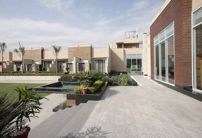 Fotos del hotel Keys Resort Oodles  Chattarpur, Delhi:  17