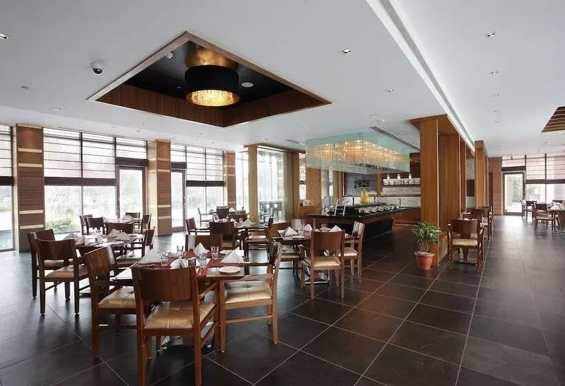 Fotos del hotel Keys Resort Oodles  Chattarpur, Delhi:  9