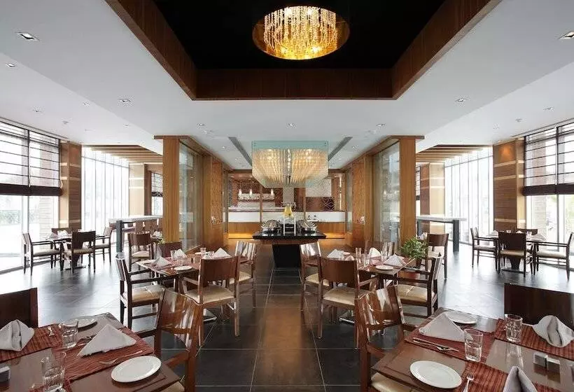 Fotos del hotel Keys Resort Oodles  Chattarpur, Delhi:  3