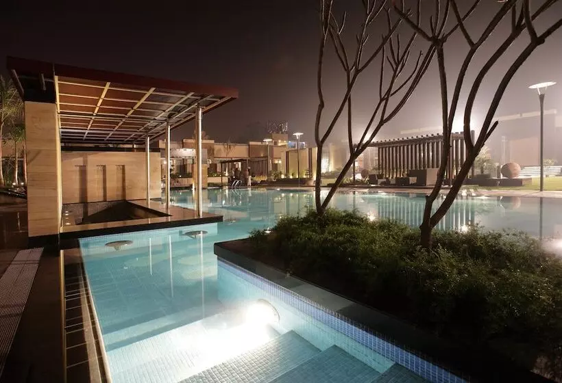 Fotos del hotel Keys Resort Oodles  Chattarpur, Delhi:  7