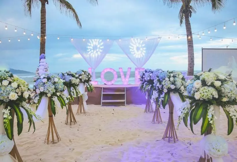 Fotos del hotel Holiday Beach Danang Hotel & Resort:  17