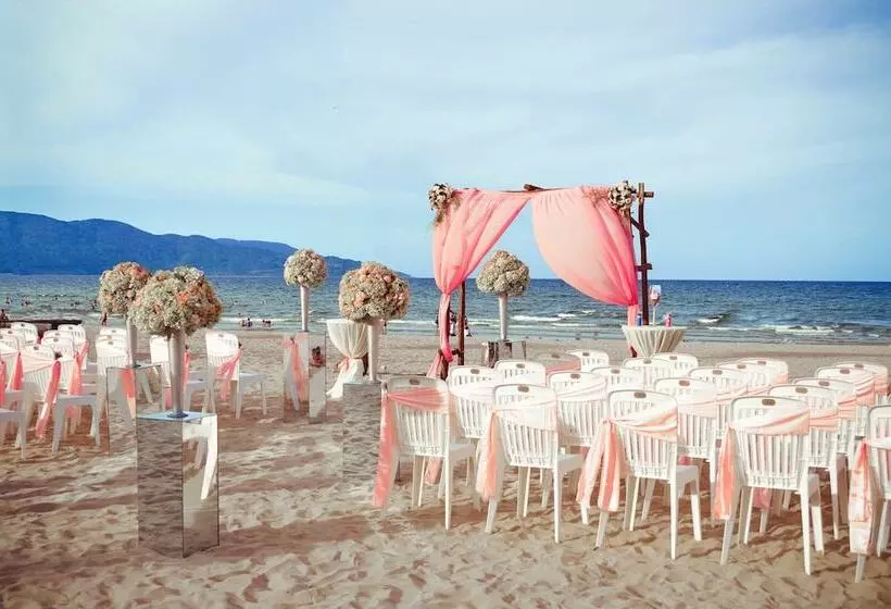 Fotos del hotel Holiday Beach Danang Hotel & Resort:  16