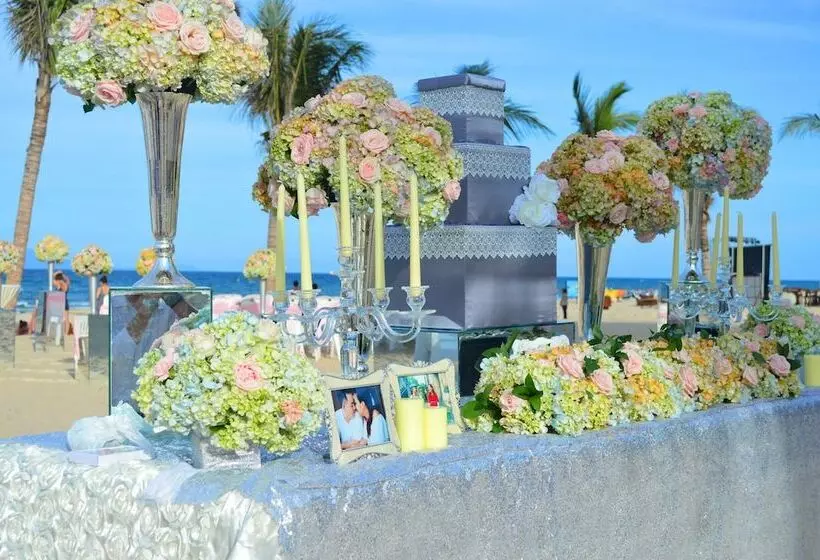 Fotos del hotel Holiday Beach Danang Hotel & Resort:  25