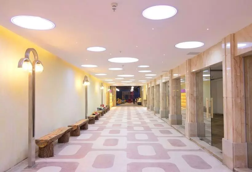 Holiday Beach Danang Hotel & Resort