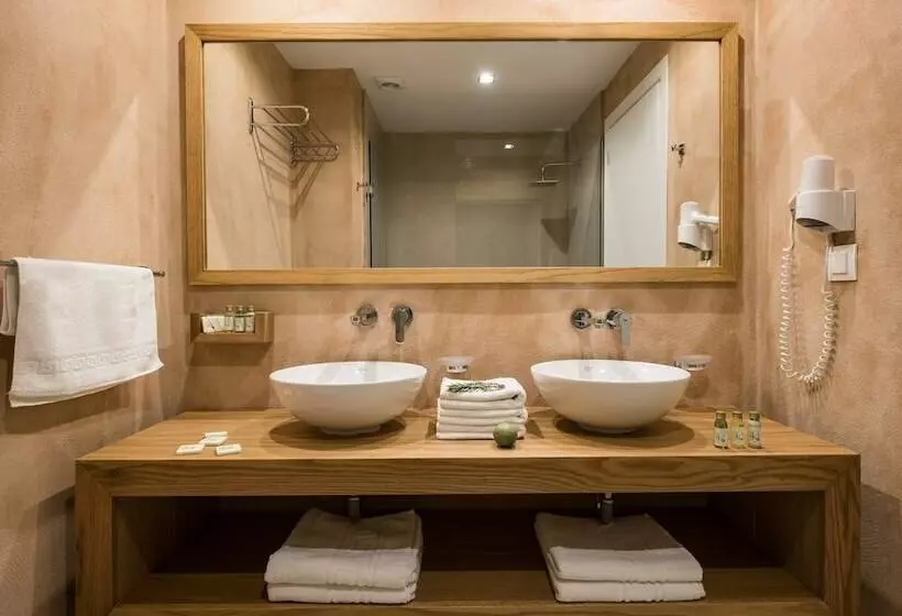 Fotos del hotel Petra Beach Hotel And Apartments:  12