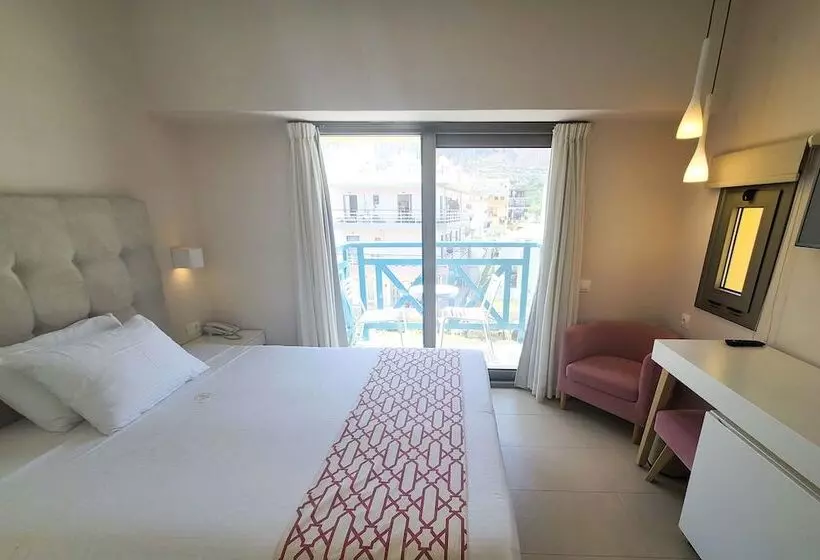 Fotos del hotel Petra Beach Hotel And Apartments:  24