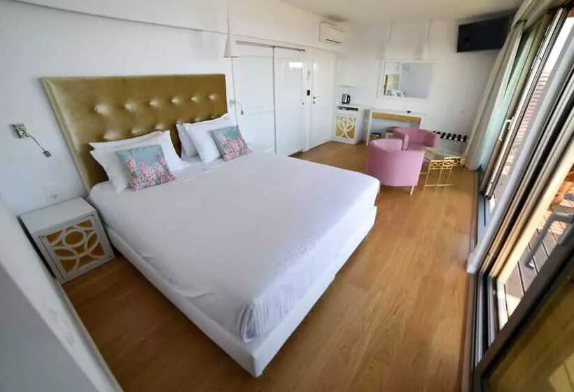 Petra Beach Hotel And Apartments