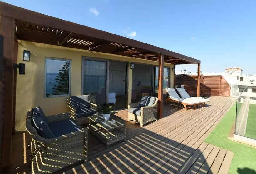 Fotos del hotel Petra Beach Hotel And Apartments:  3