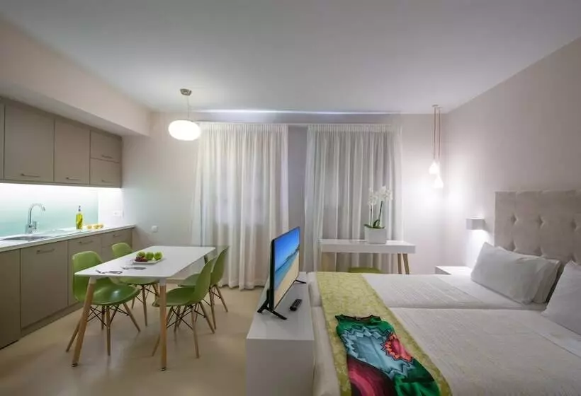 Fotos del hotel Petra Beach Hotel And Apartments:  11