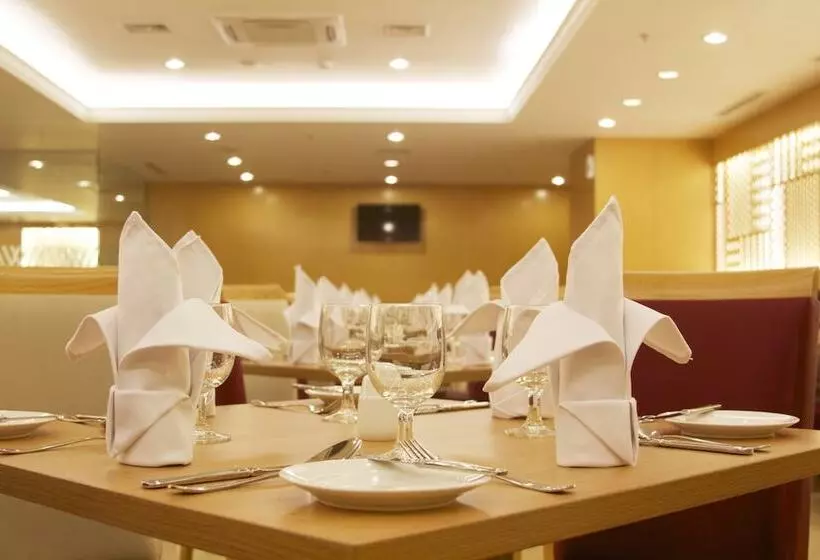 Fotos del hotel All Sedayu  Kelapa Gading:  25
