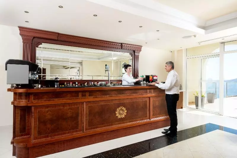 Fotos del hotel Avalon Palace:  2