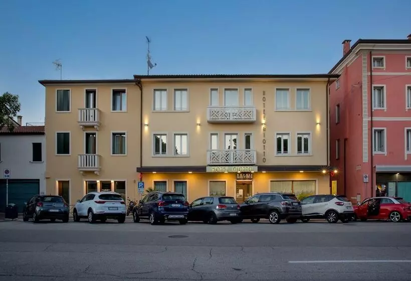 Fotos del hotel Giotto:  8