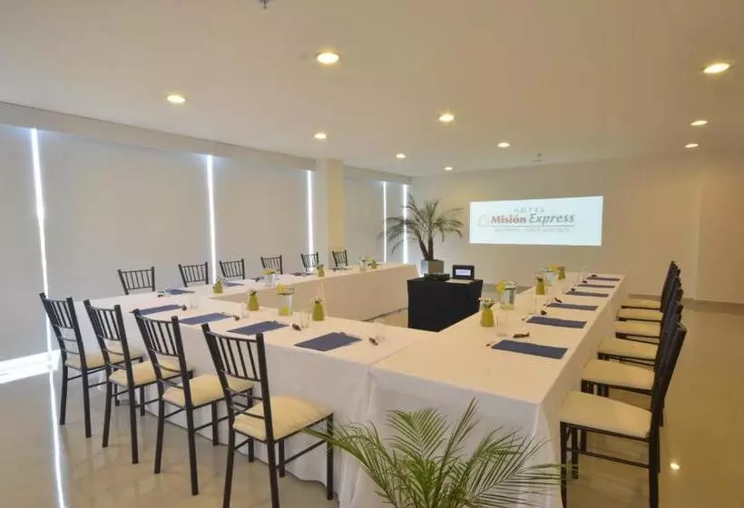 Fotos del hotel Misión Express Monterrey Aeropuerto La Fe:  10