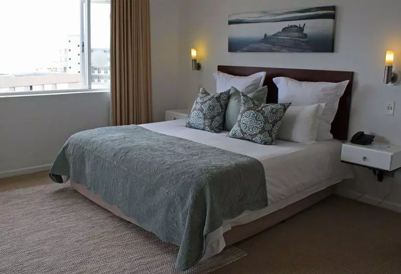 Fotos del hotel Ambassador Self Catering Apartments:  17