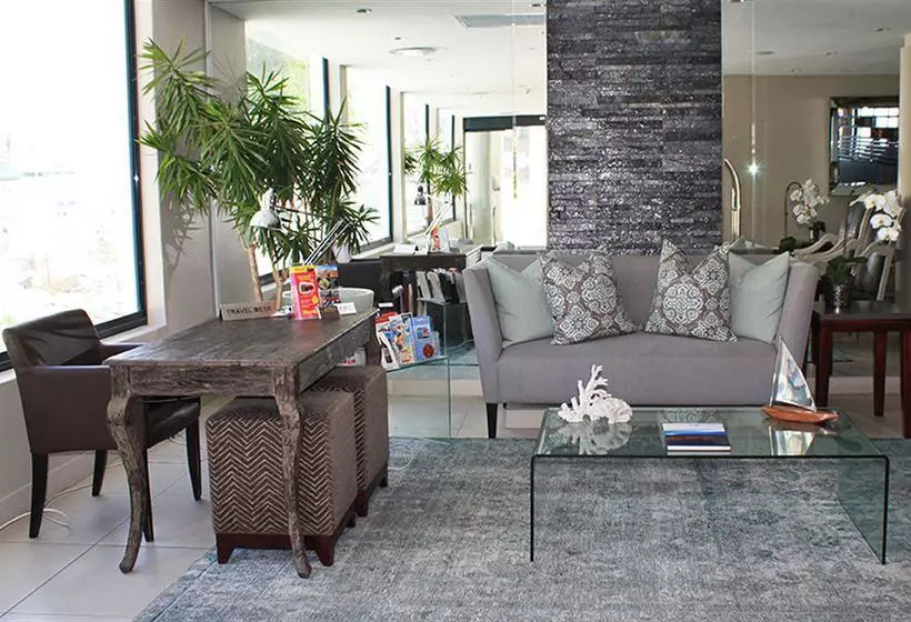 Fotos del hotel Ambassador Self Catering Apartments:  2