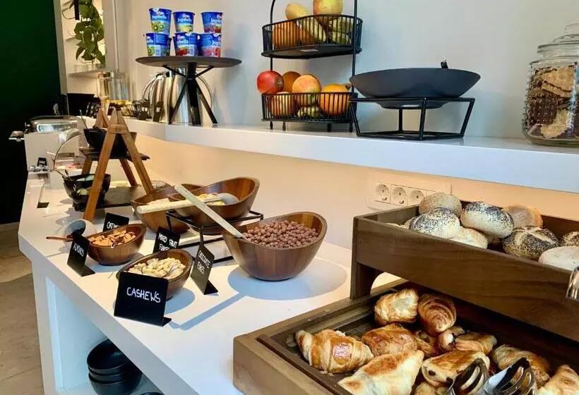 Fotos del hotel Adora:  4