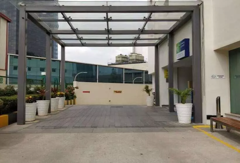 Fotos del hotel Holiday Inn Express Bengaluru Whitefield Itpl, An Ihg:  15