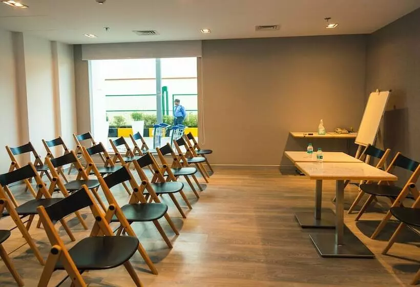 Fotos del hotel Holiday Inn Express Bengaluru Whitefield Itpl, An Ihg:  4