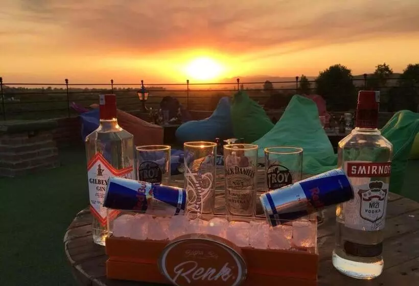 Fotos del hotel Rebetika Hotel & Bistro:  8