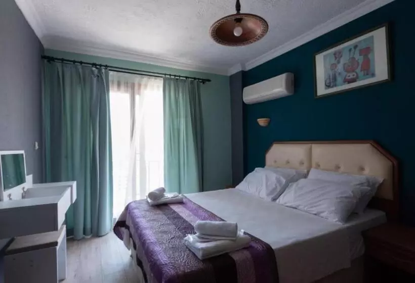 Fotos del hotel Rebetika Hotel & Bistro:  13